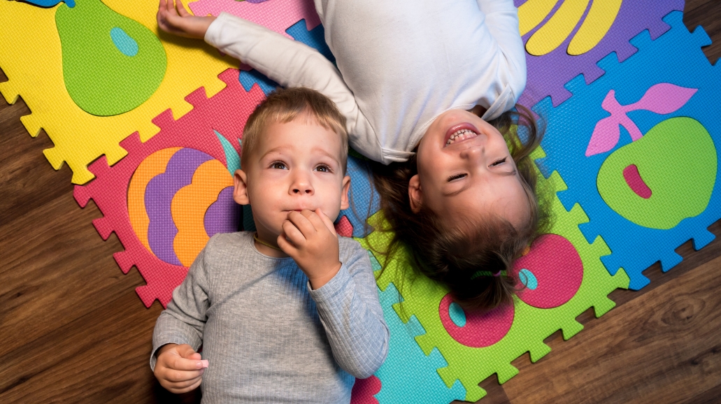 Kinder-oppasdiens op die feesterrein